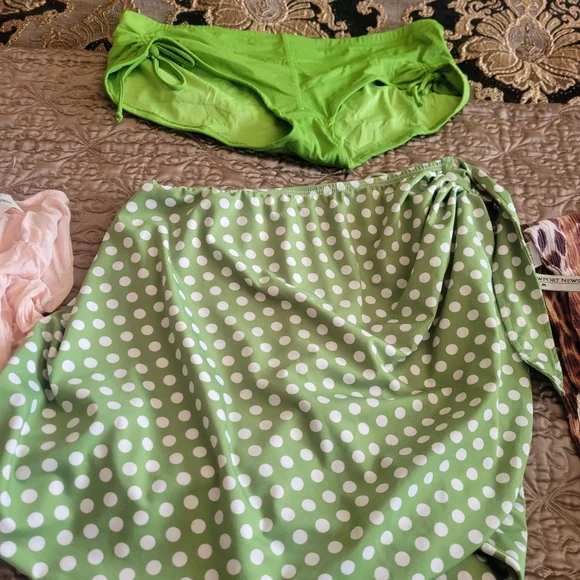 19pc swimsuit lot with covers. Bettie Page, LA Blanca, Carmen Marc Valvo, unique - Picture 9 of 16